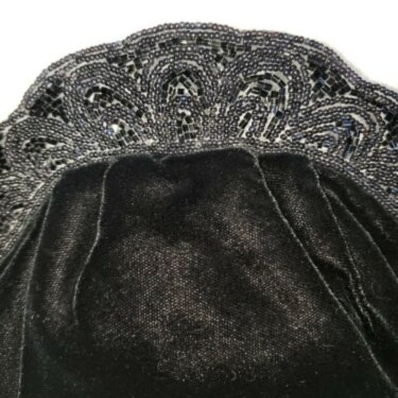 MAGID CLUTCH BLACK VELVET BEADED EVENING COCKTAIL PURSE SATIN LINING WITH POCKET - Picture 7 of 8